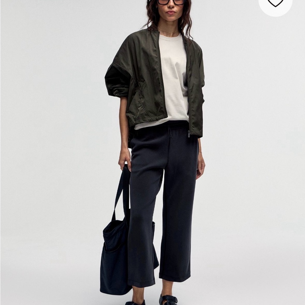 Lululemon Softstreme High Rise Straight-Leg Cropped Pant